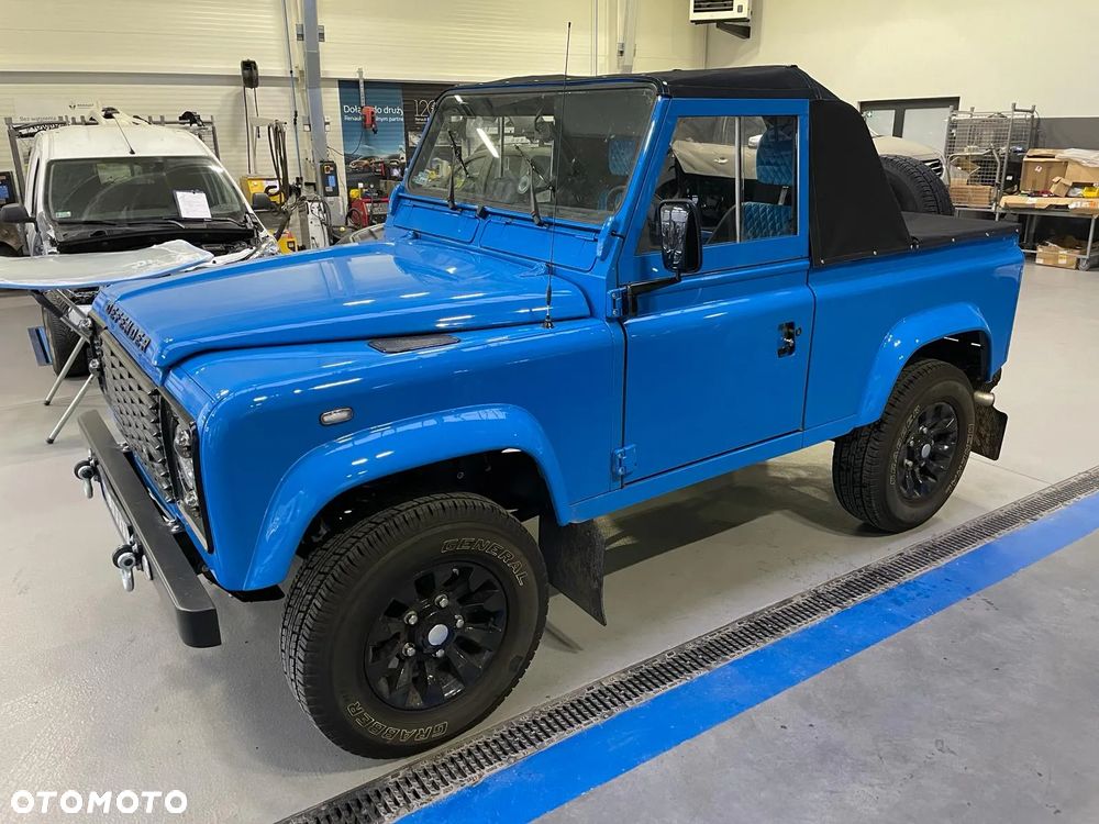 Land Rover Defender 90 2.5 TDI - 23
