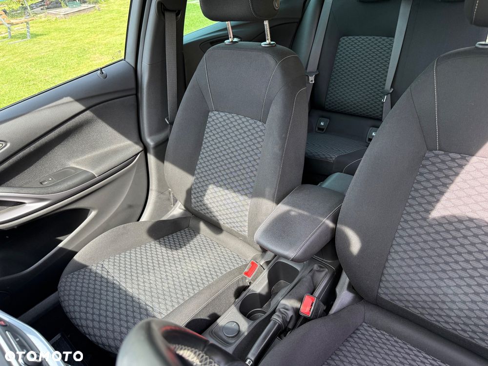 Opel Astra 1.4 T Enjoy - 12