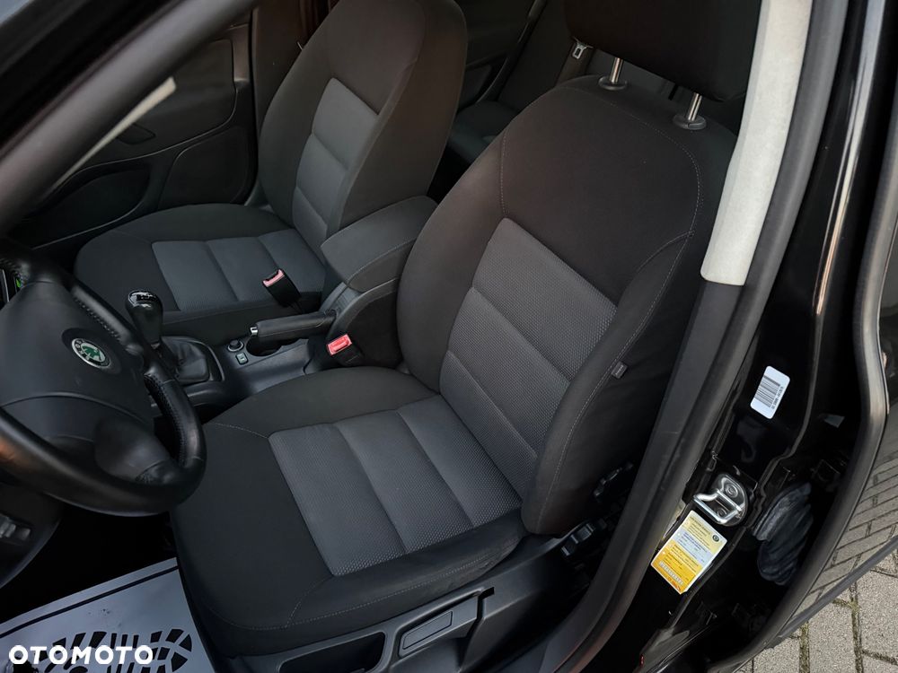 Skoda Octavia 1.6 Ambiente - 6