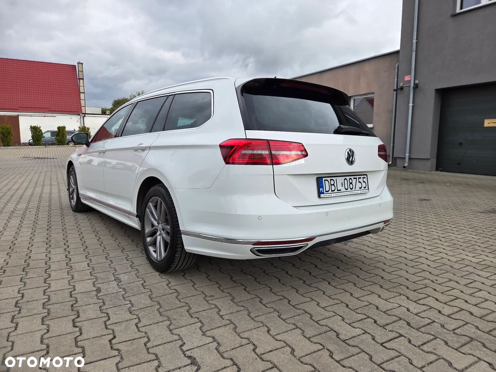 Volkswagen Passat 2.0 TDI SCR 4Mot DSG Comfortline - 3