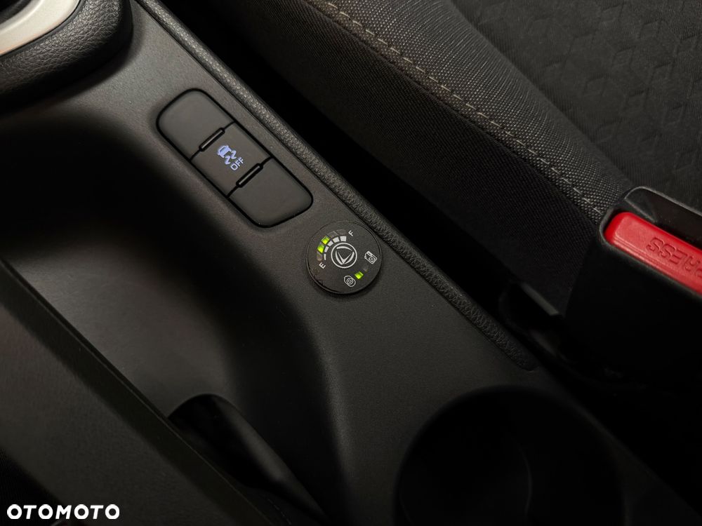 Toyota Yaris - 16