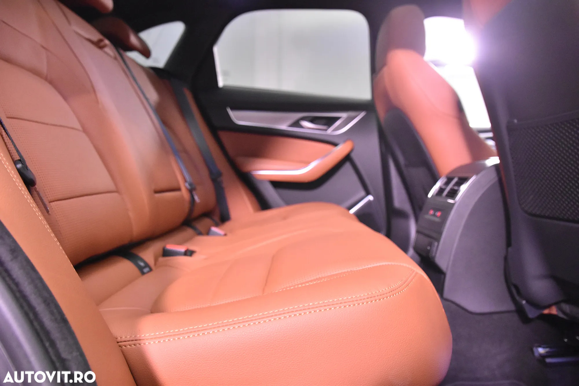 Jaguar F-Pace - 12