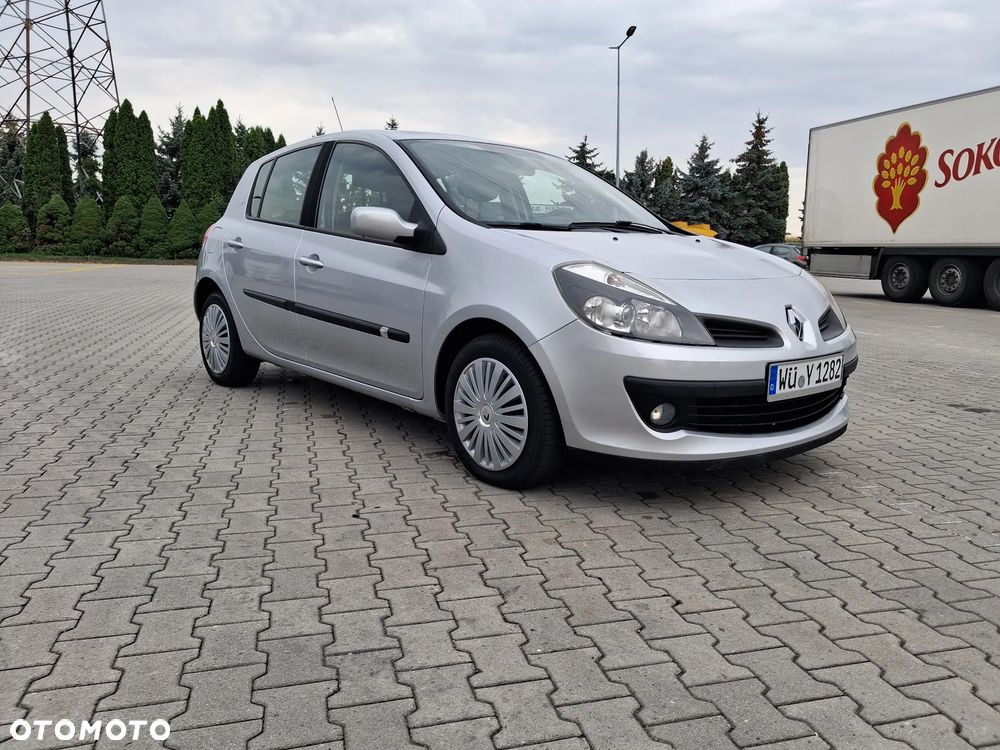 Renault Clio 1.2 16V 75 Night and Day - 5
