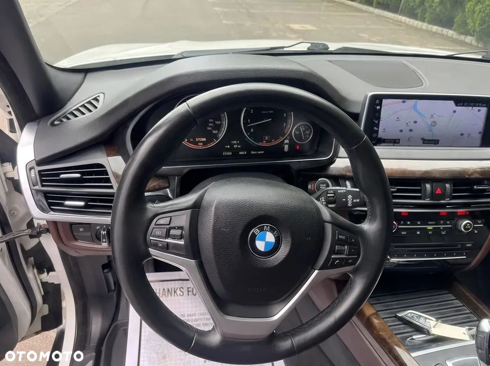 BMW X5 xDrive35i - 12