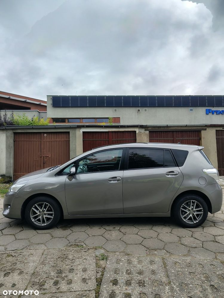 Toyota Verso - 5