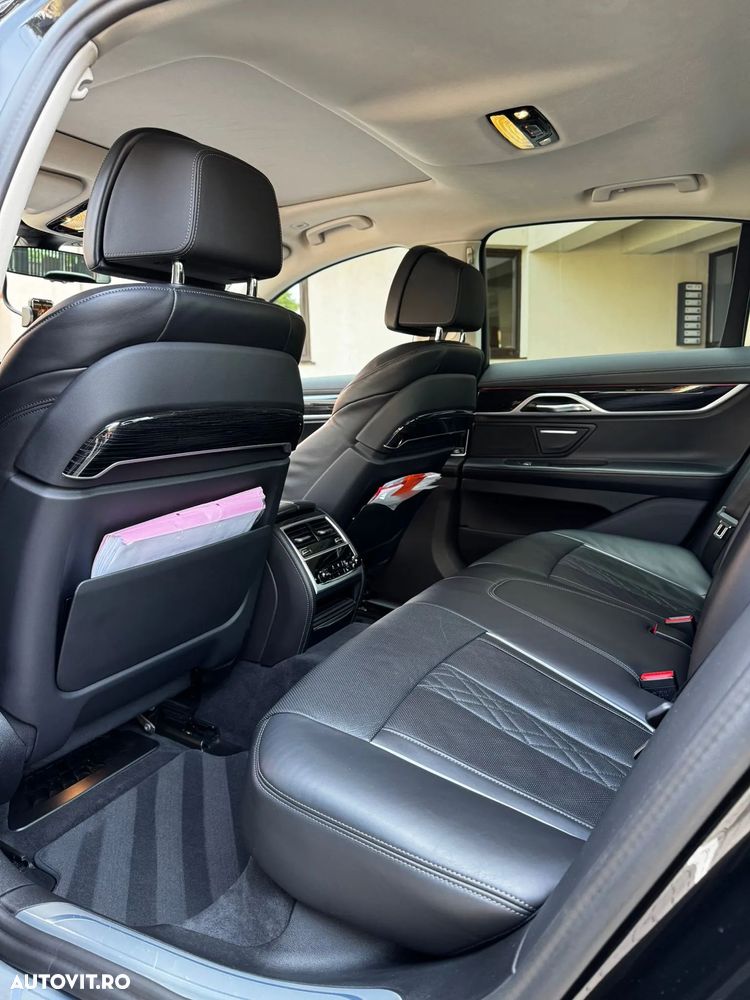 BMW Seria 7 740d xDrive MHEV - 10