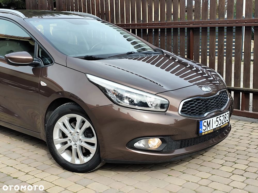 Kia Ceed 1.6 GDI Dream Team Edition - 11