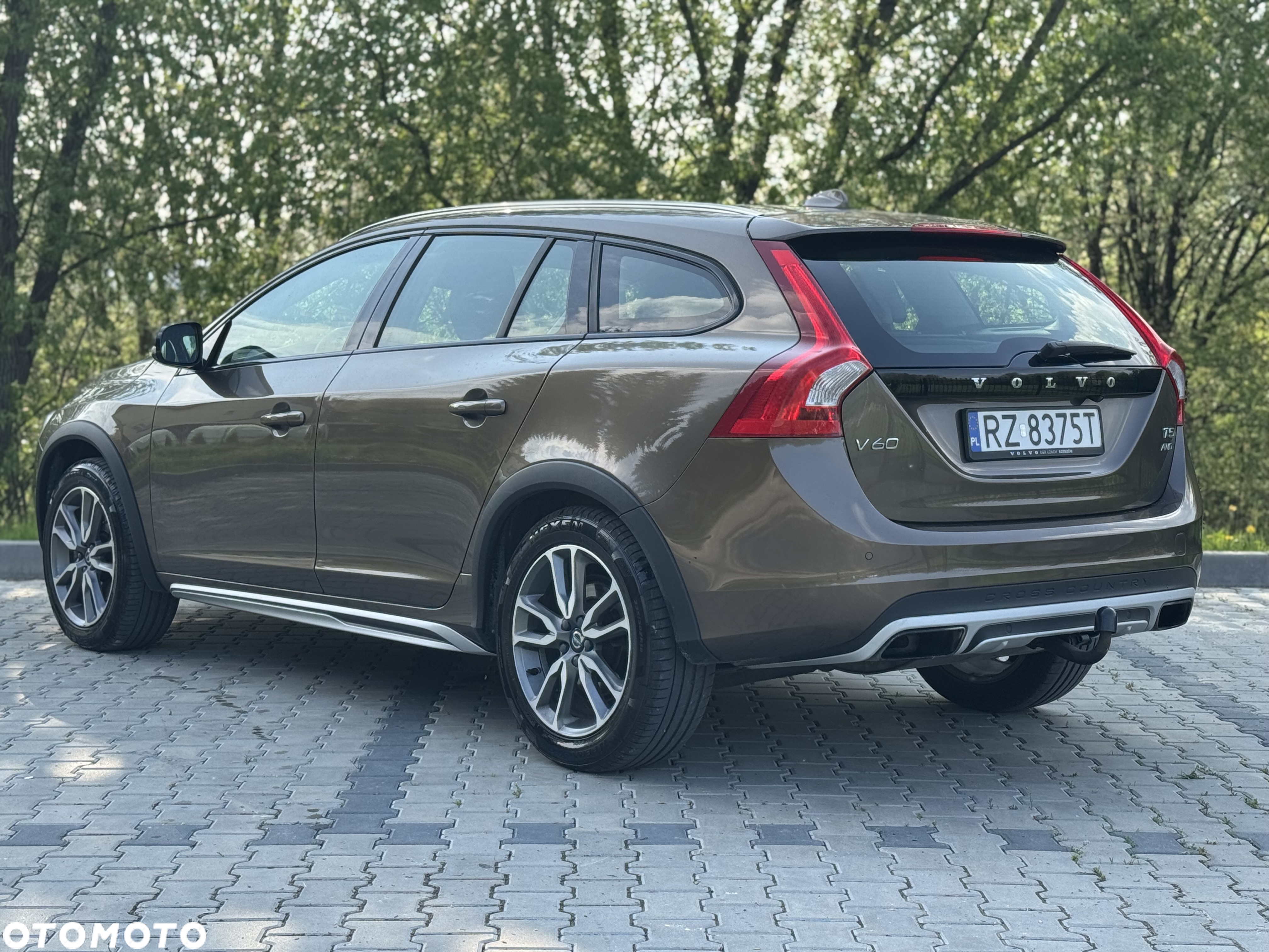 Volvo V60 Cross Country T5 AWD Summum - 3