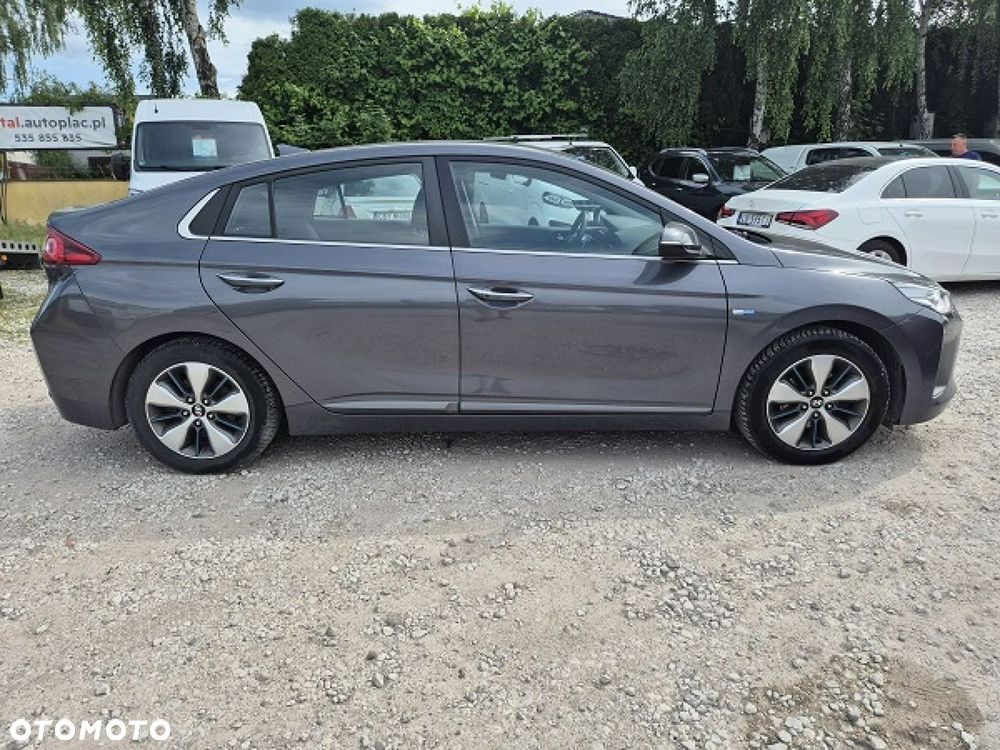 Hyundai IONIQ - 18