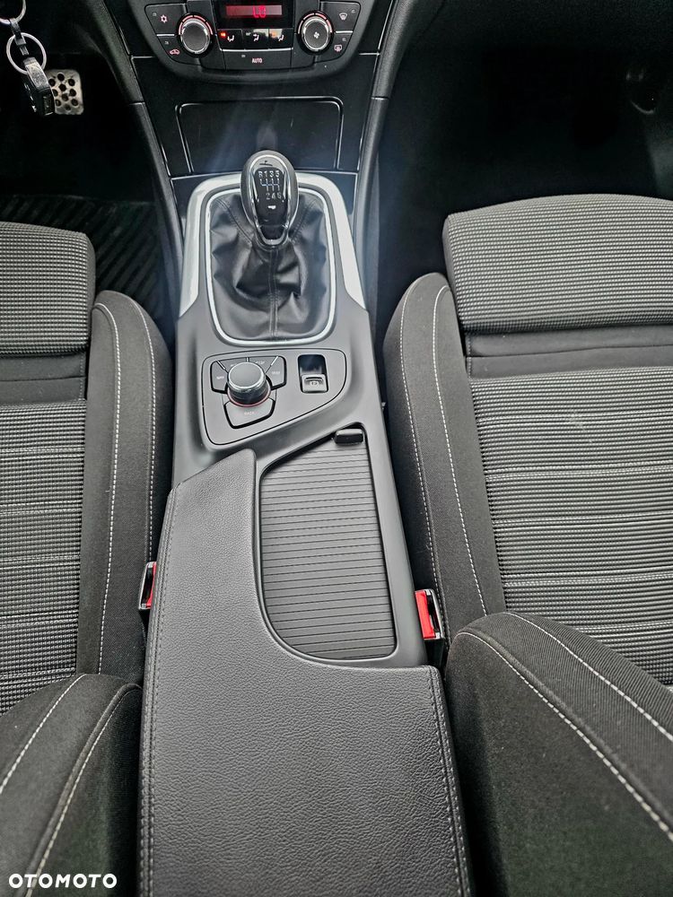 Opel Insignia 1.8 Sport - 14