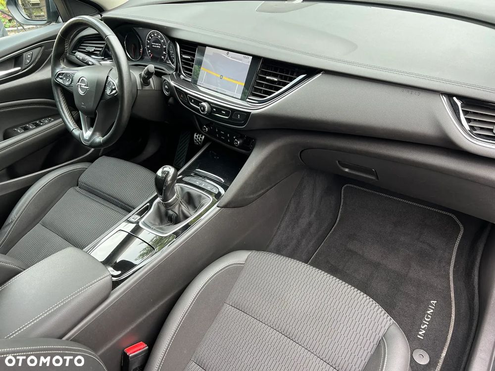 Opel Insignia - 25