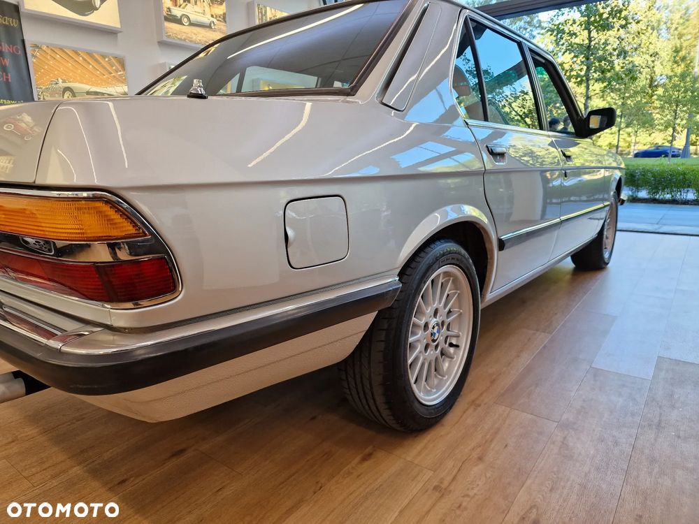 BMW Seria 5 520i - 15