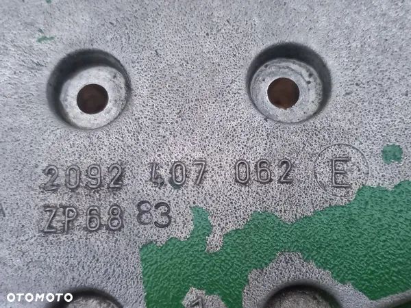 Podstawa mocowanie głowica filtra oleju John Deere 6620 - 2