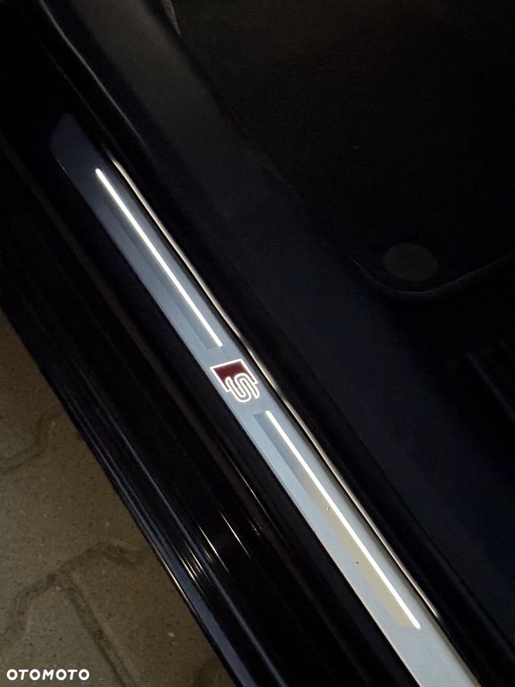 Audi A6 Avant 40 TDI S tronic S line - 12