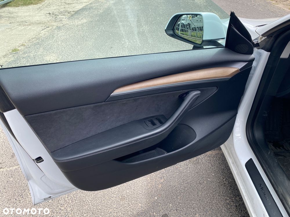 Tesla Model 3 Long Range RWD - 16