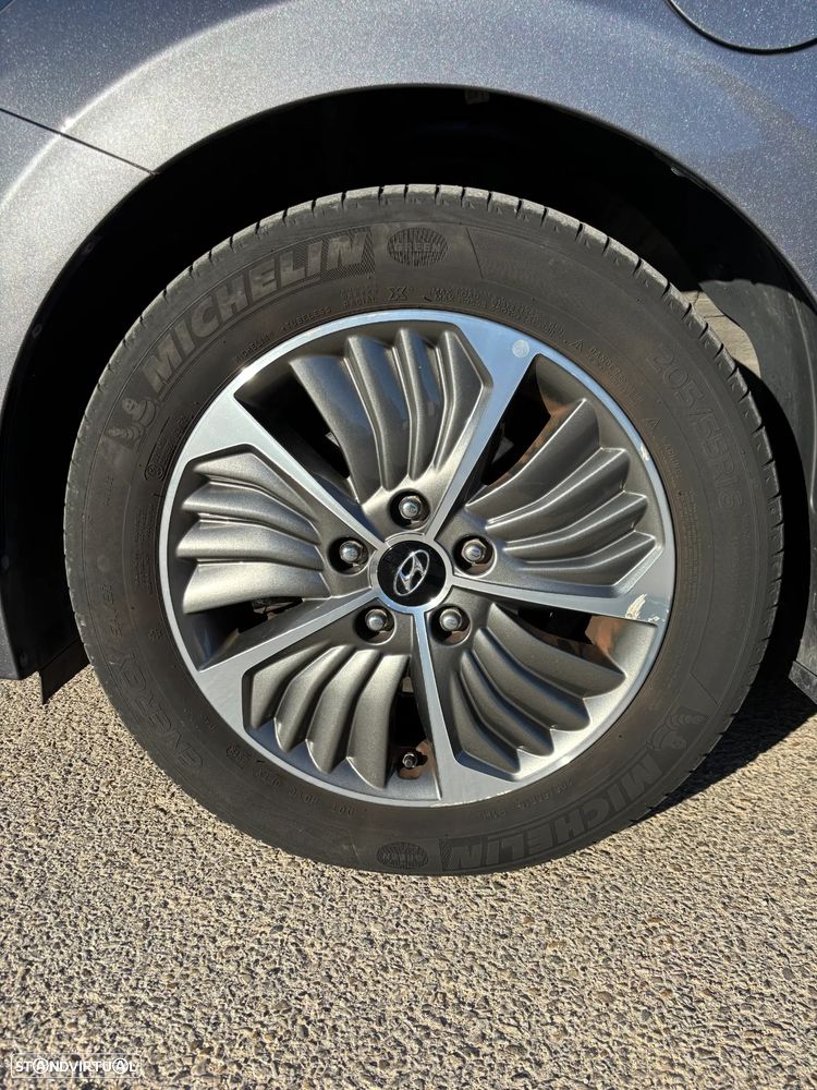 Hyundai Ioniq 1.6 GDI HEV Hybrid Tech - 15