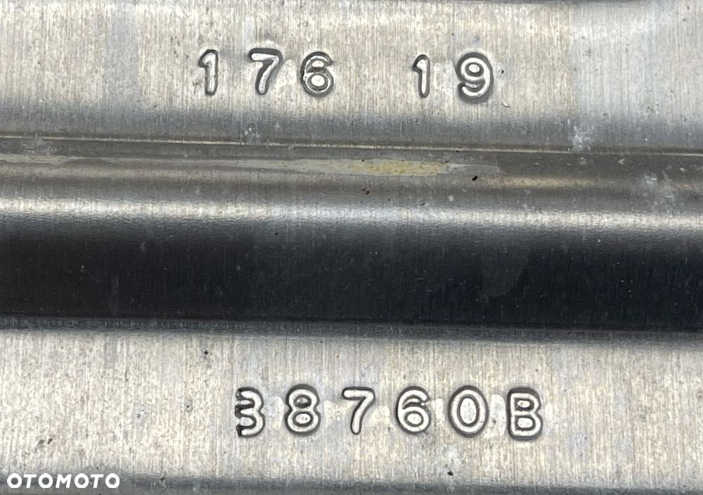 P8 GMC YUKON XL DENALI IV 2015 - ZAŚLEPKA OSŁONA DESKI 84007751 - 3