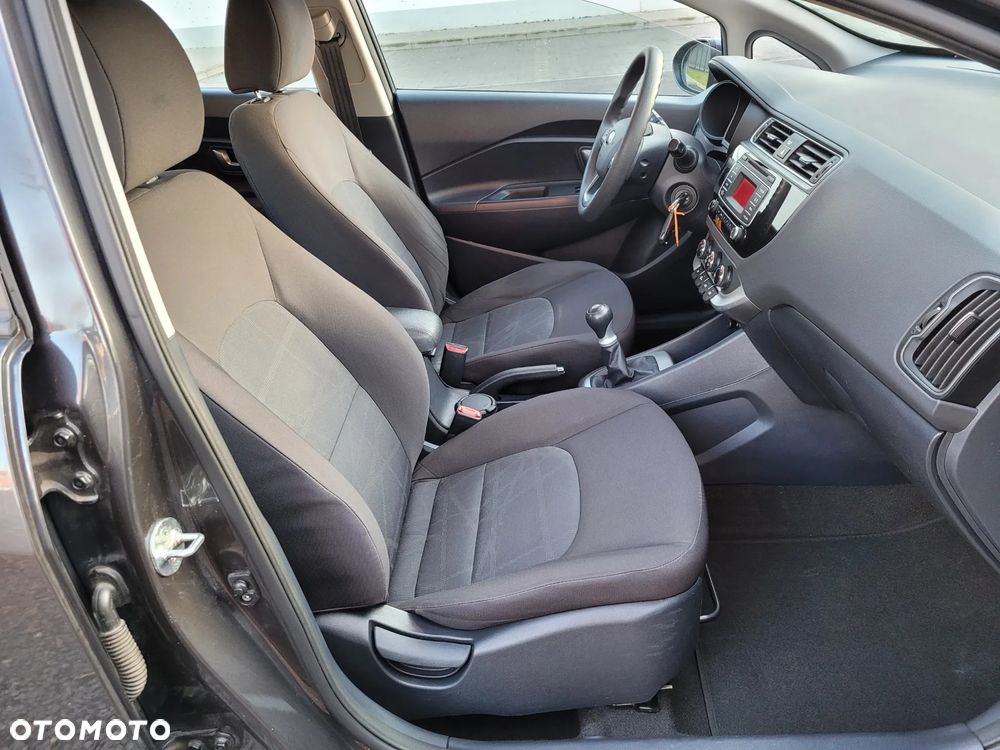 Kia Rio 1.2 Attract - 14