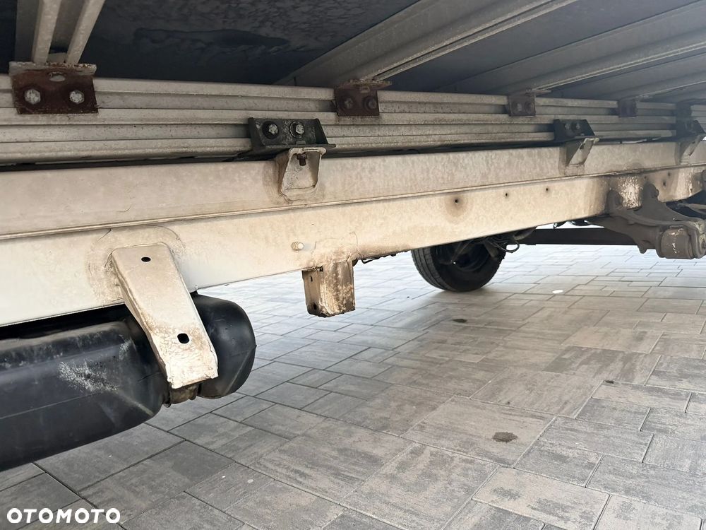 Volkswagen Crafter - 12