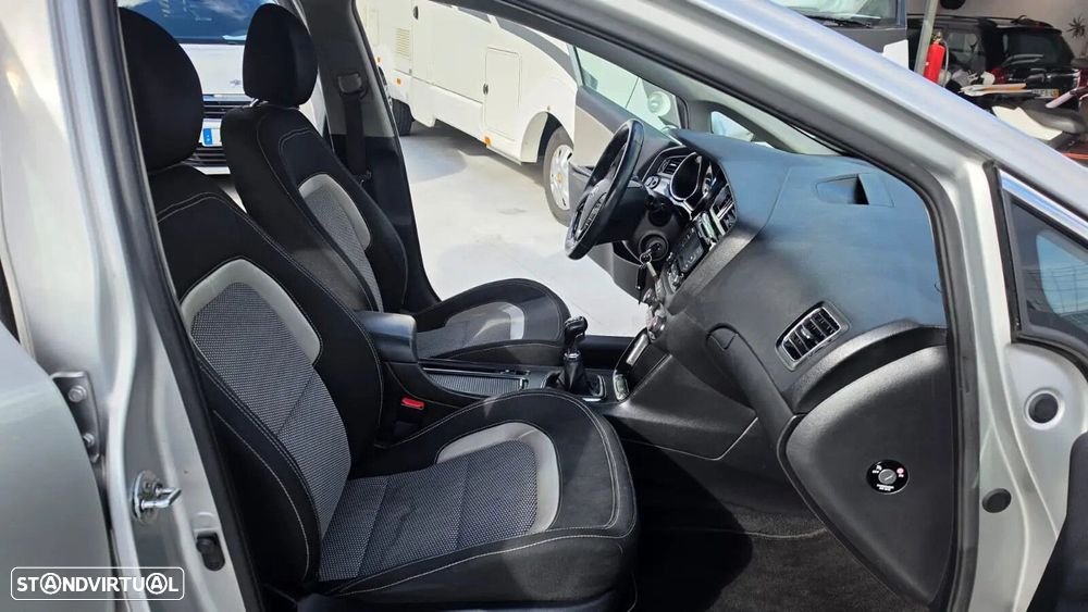 Kia Ceed SW 1.6 CRDi Prime - 13