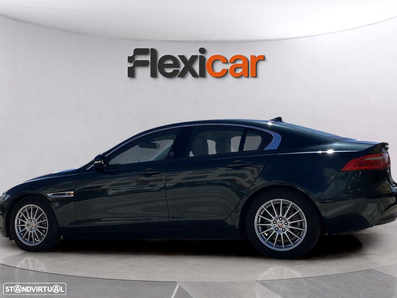 Jaguar XE - 6