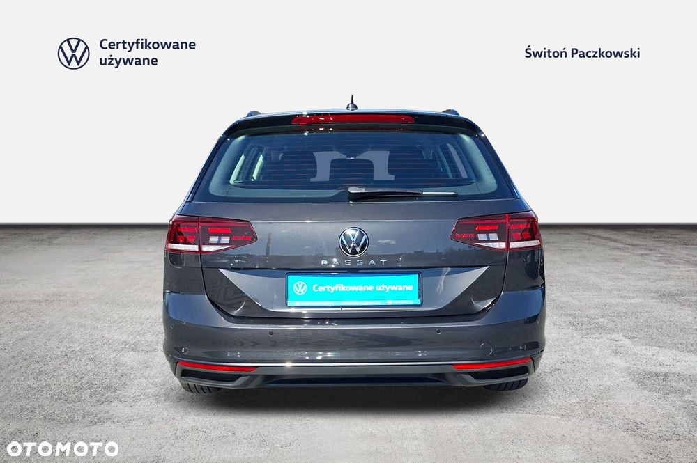 Volkswagen Passat - 4