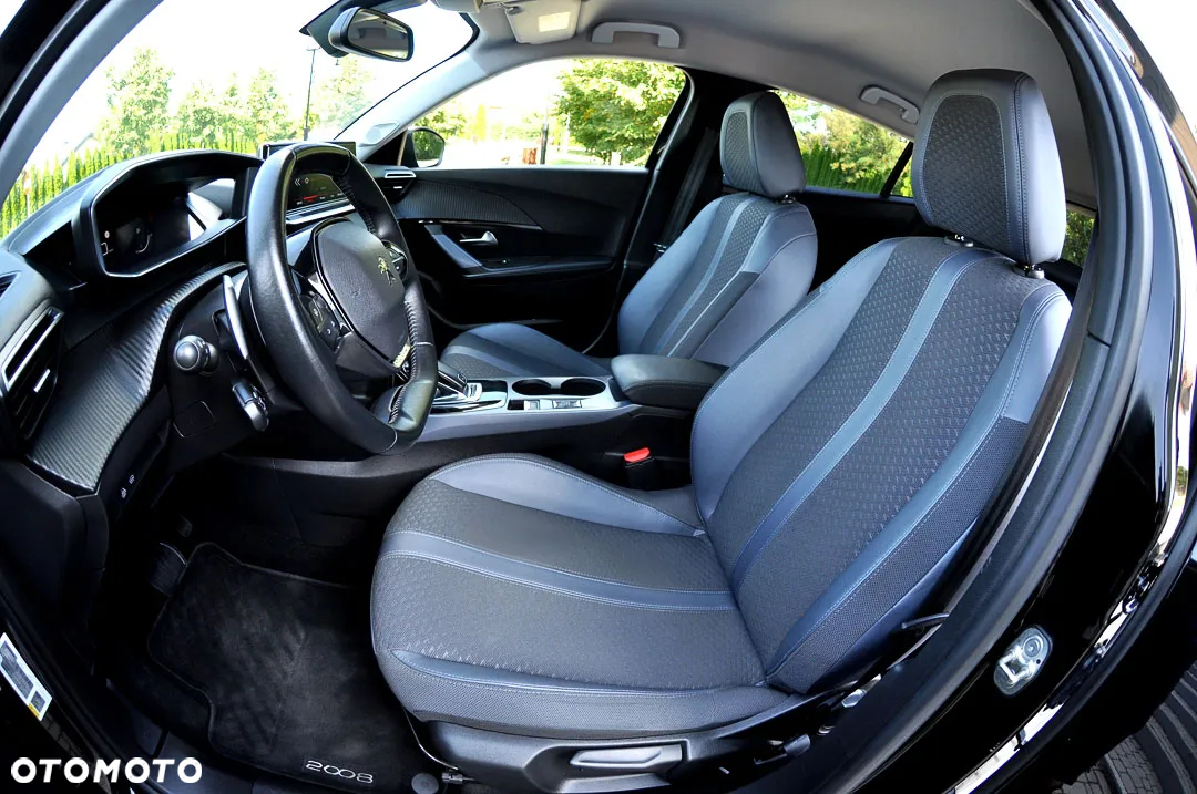 Peugeot 2008 BlueHDi 130 Allure S&S EAT8 - 22