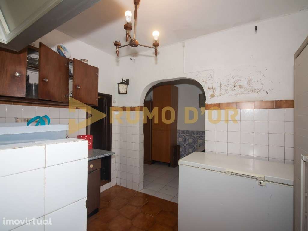 Moradia T3 +1 com Excelente Espaço e Tradição no Tojal - Alenquer - Grande imagem: 2/27