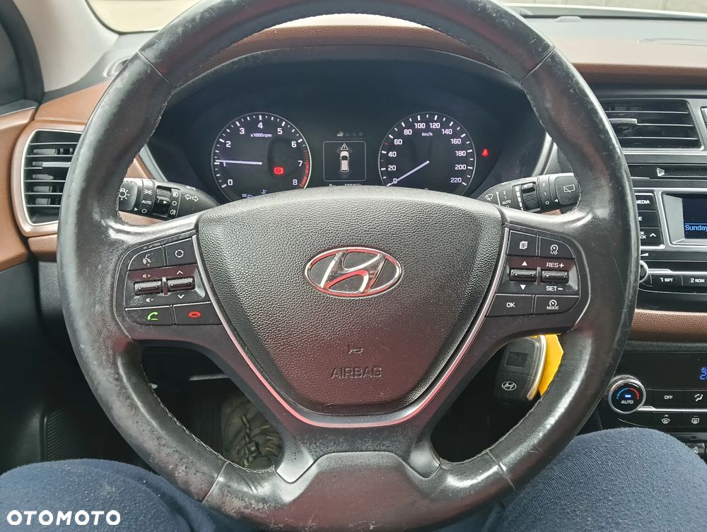 Hyundai i20 blue 1.4 Active Pure - 22