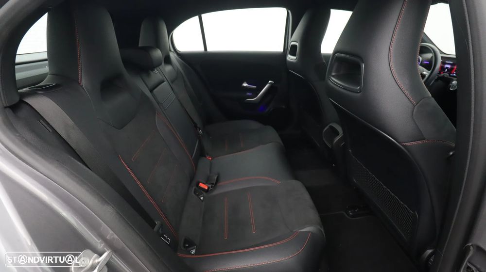 Mercedes-Benz A 250 e AMG Line - 29