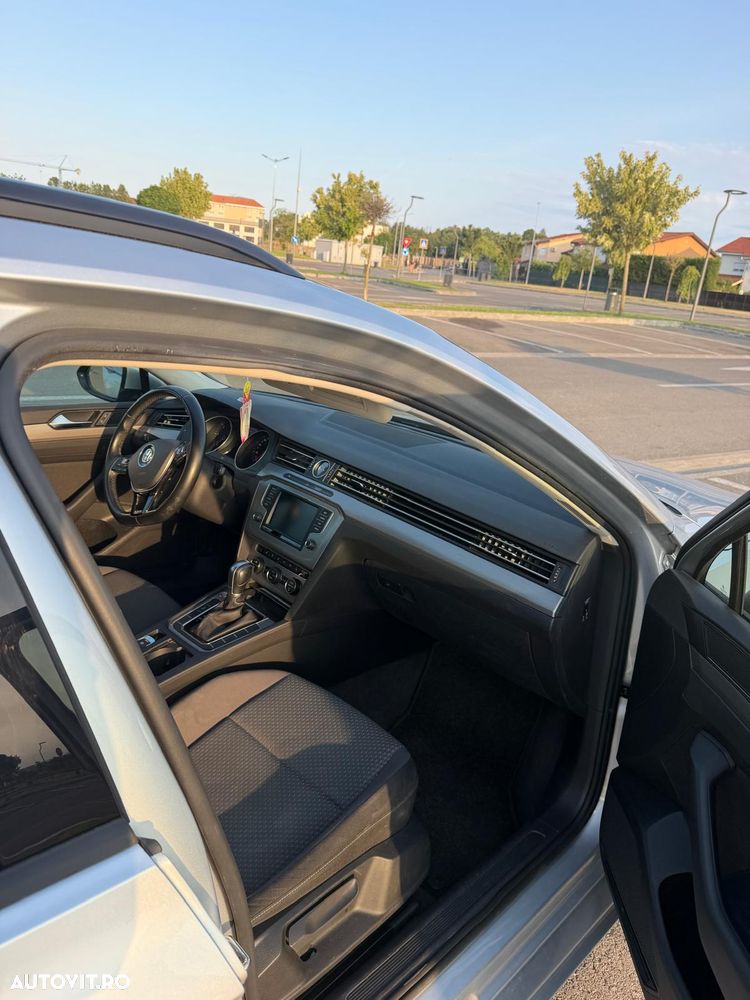 Volkswagen Passat 1.6 TDI SCR DSG Trendline - 11