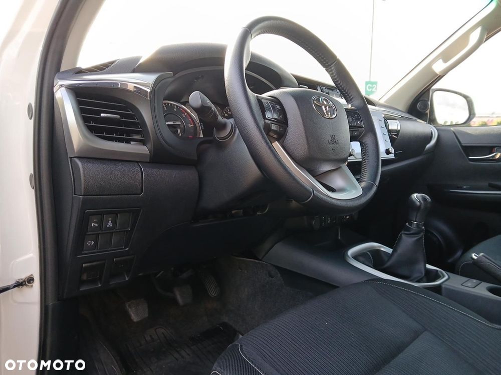 Toyota Hilux 2.8 D-4D Double Cab SR5 4x4 - 23