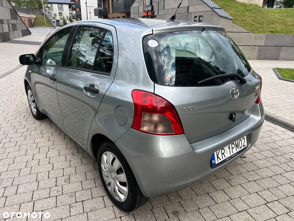Toyota Yaris 1.0 Luna A/C - 3