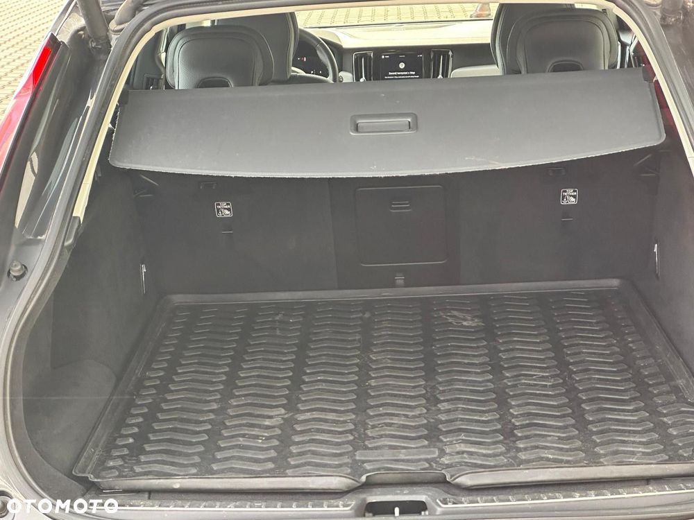 Volvo V90 Cross Country - 18