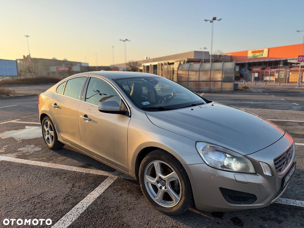 Volvo S60 - 4