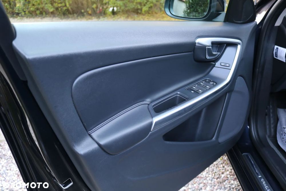 Volvo V60 D3 Drive-E Dynamic Edition (Momentum) - 9