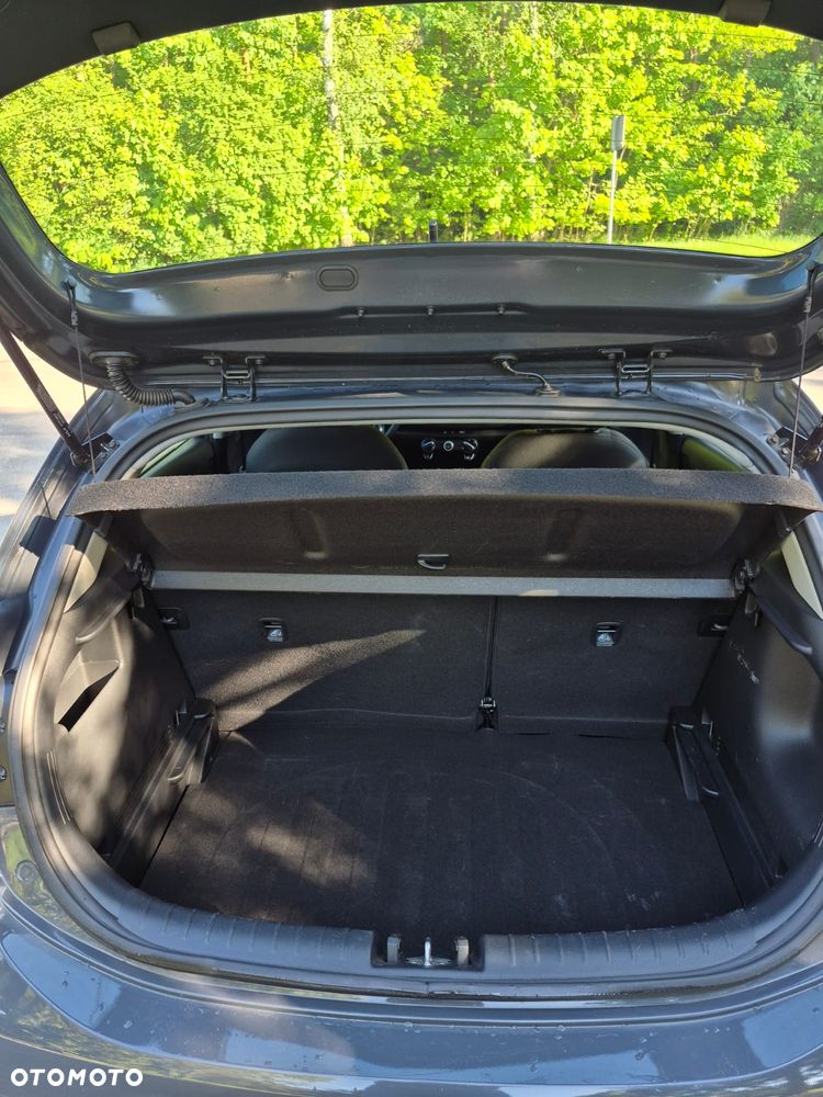 Kia Rio 1.2 M - 10