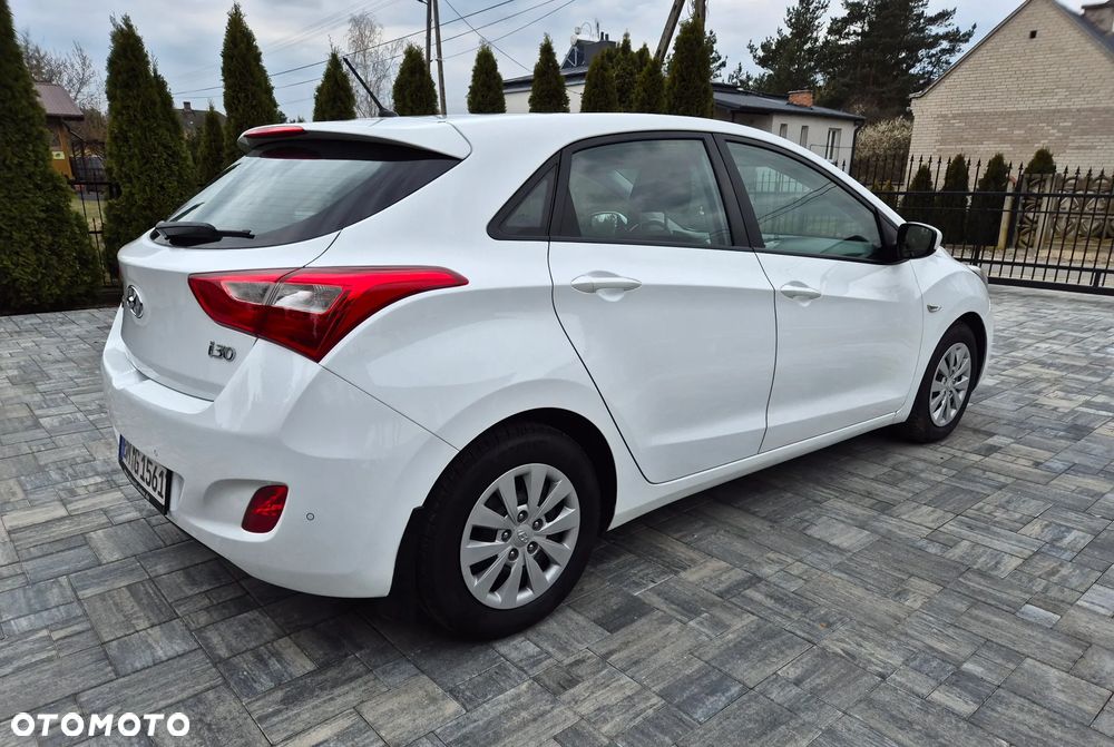 Hyundai i30 blue 1.6 CRDi Classic - 5