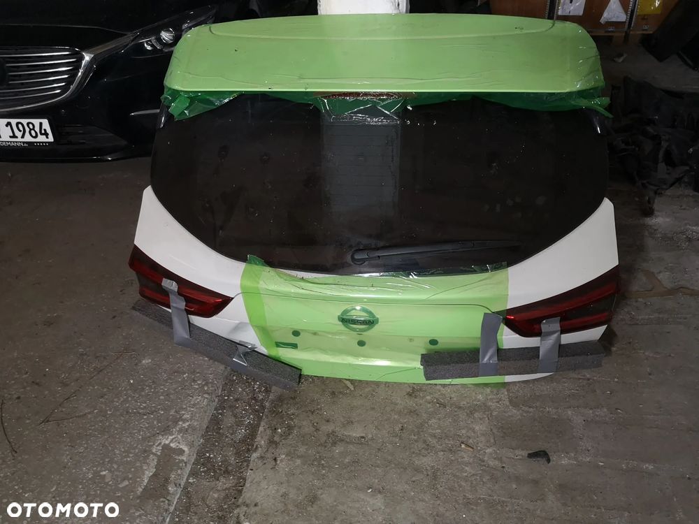 NISSAN QASHQAI J11 Klapa Bagażnika - 1