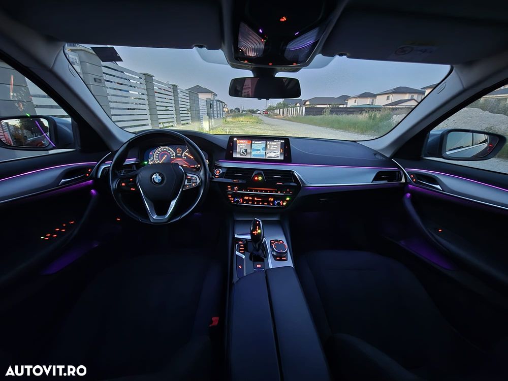 BMW Seria 5 520i AT - 8