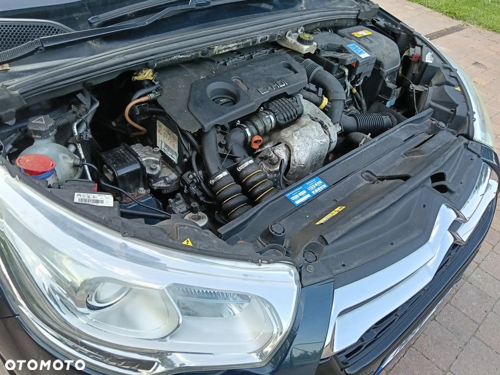 Citroën DS4 1.6 e-HDi SoChic MCP - 22