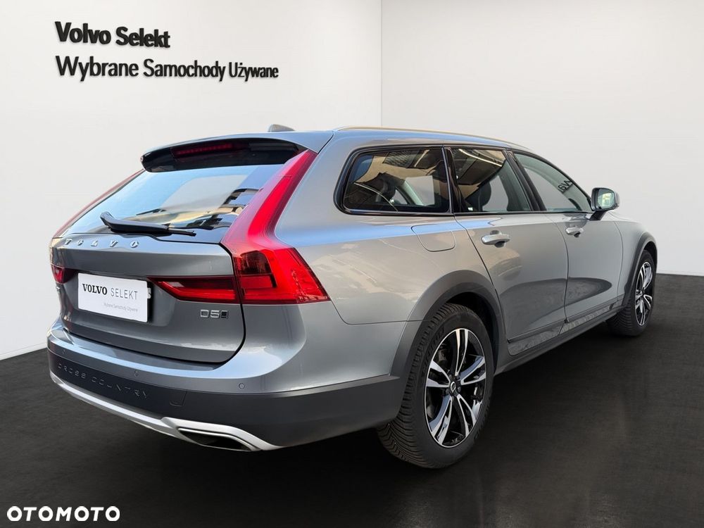 Volvo V90 Cross Country - 8