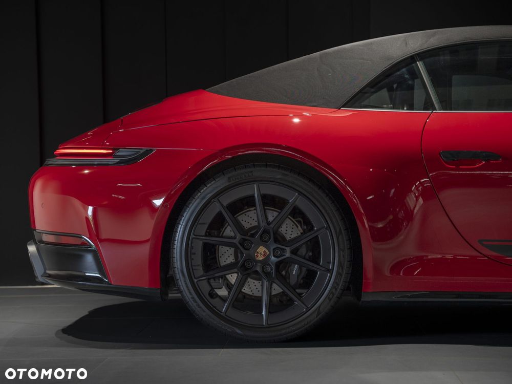 Porsche 911 Carrera - 6