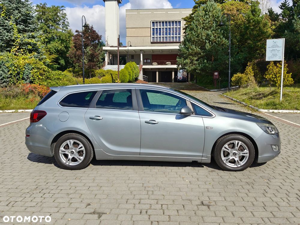 Opel Astra 2.0 CDTI DPF Cosmo - 27