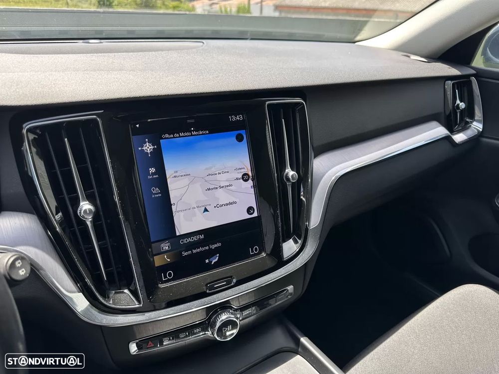 Volvo V60 2.0 D3 Momentum Plus - 35