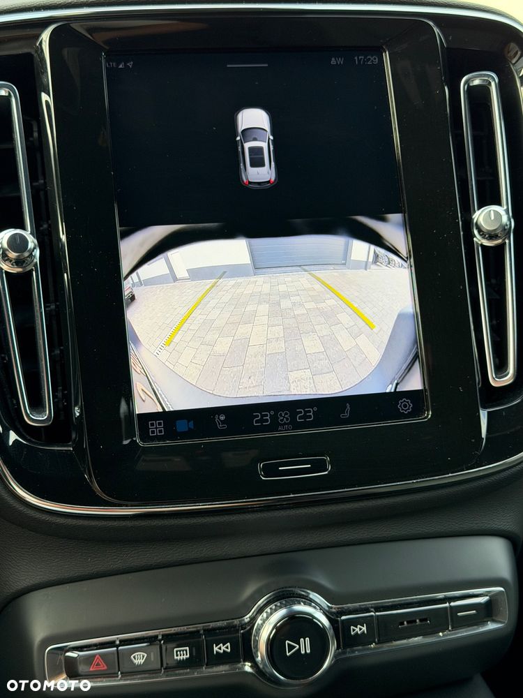 Volvo XC 40 B3 B DKG Plus Black Edition - 13