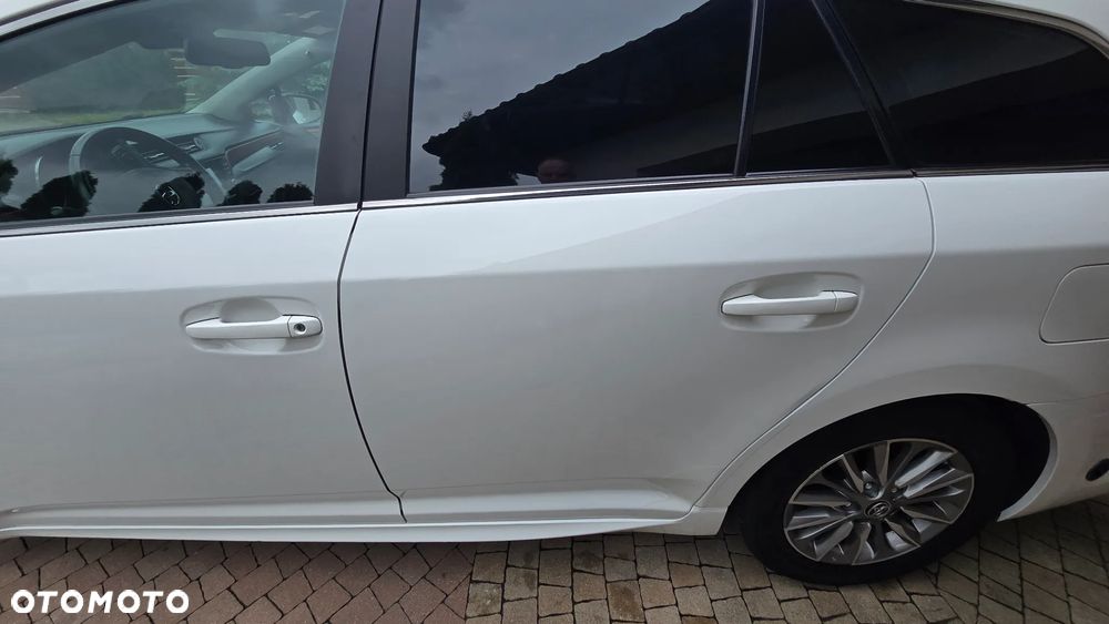 Toyota Avensis - 23