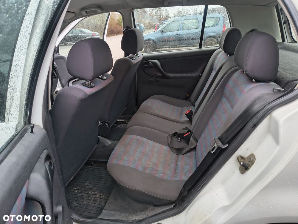 Volkswagen Polo - 11