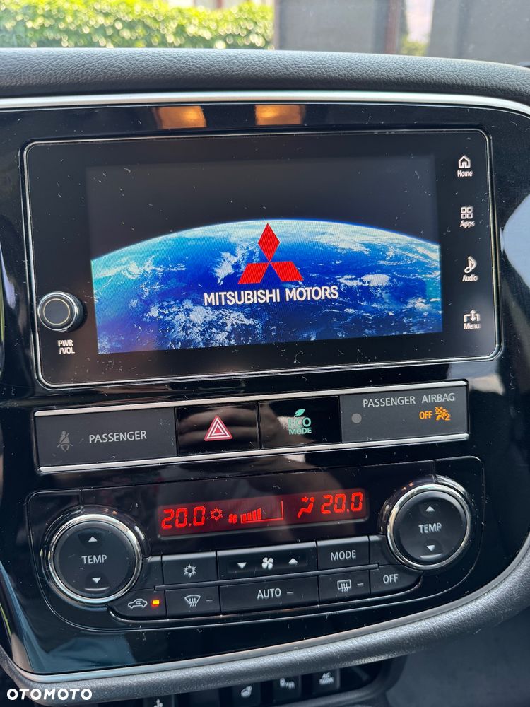 Mitsubishi Outlander - 33