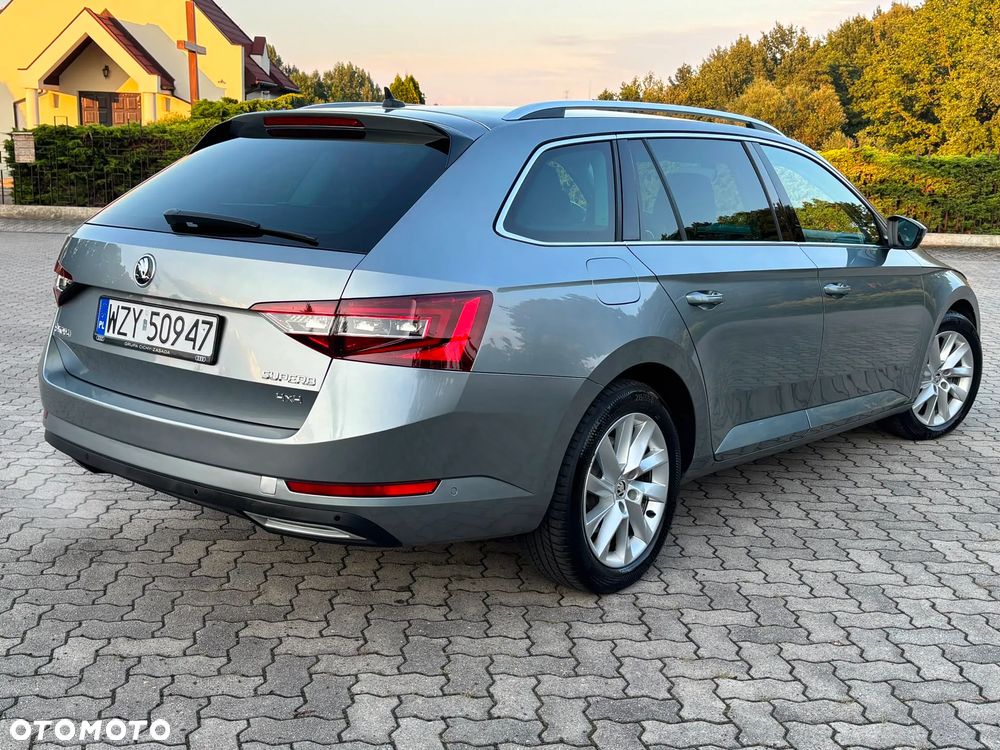 Skoda Superb 2.0 TDI 4x4 Style DSG - 4